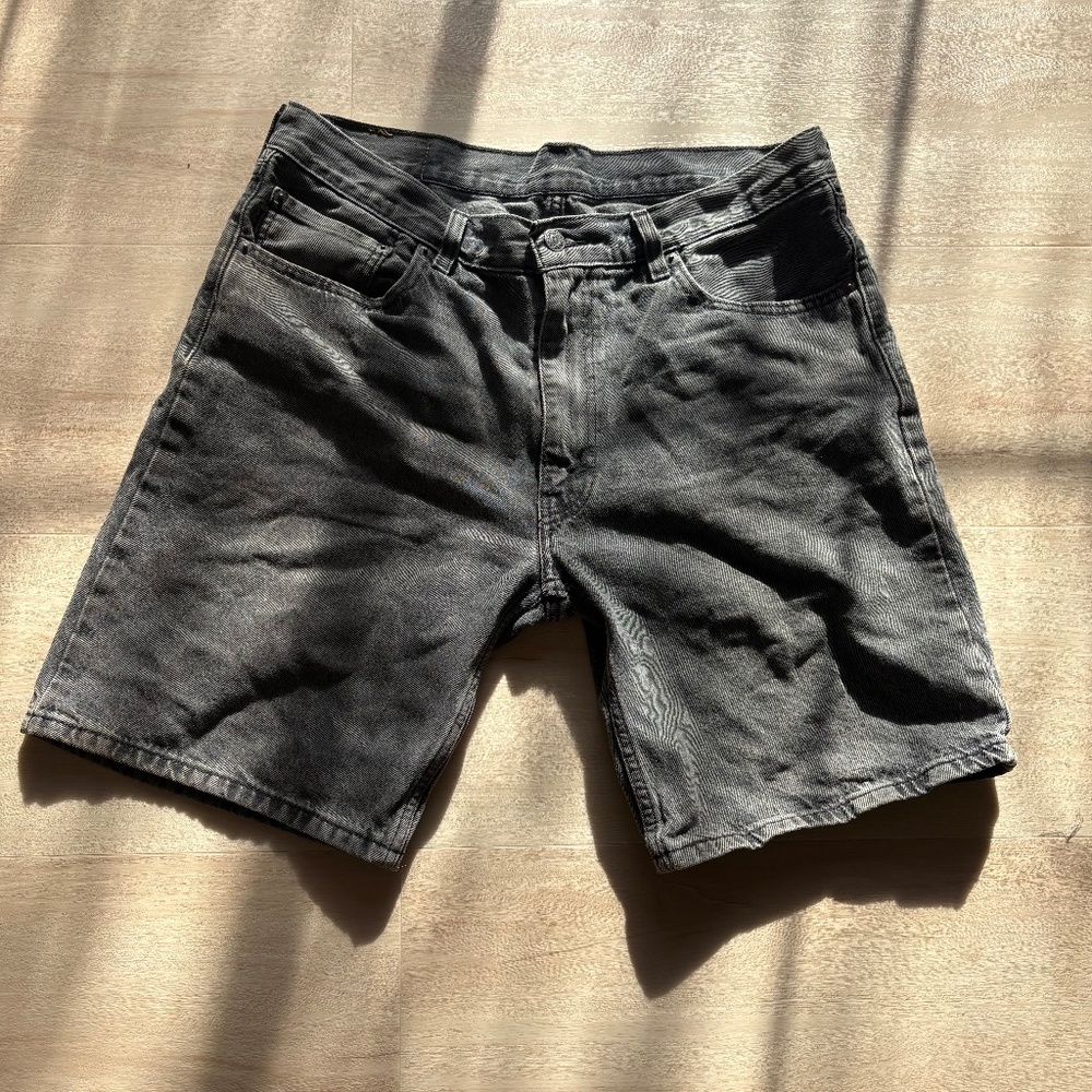 Levi Black Jorts